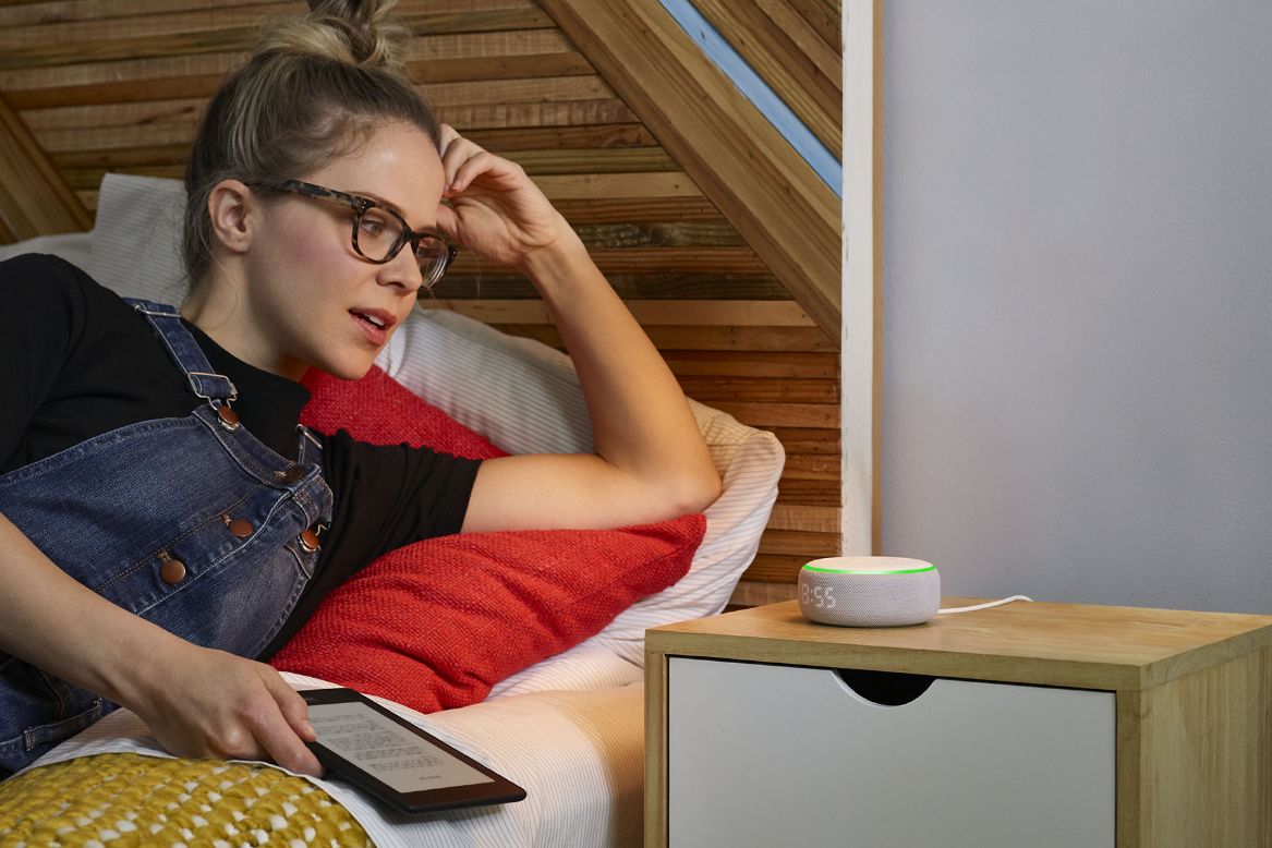 Amazon-Echo-Dot-with-Clock-on-bedside-table