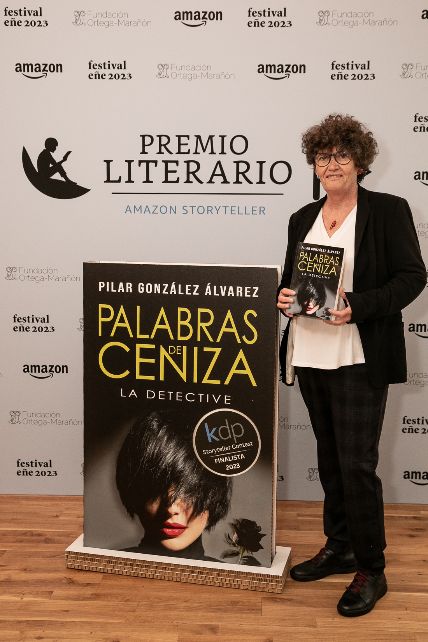 Pilar Gonzalez, ganadora de la decima edicion del Premio Literario Amazon Storyteller con su novela Palabras de ceniza